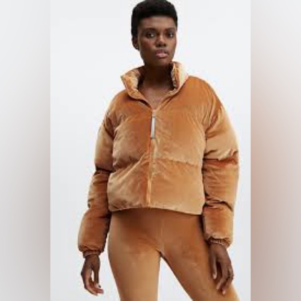 Fabletics | Women's Wander Velour Light Honey Puffer Jacket